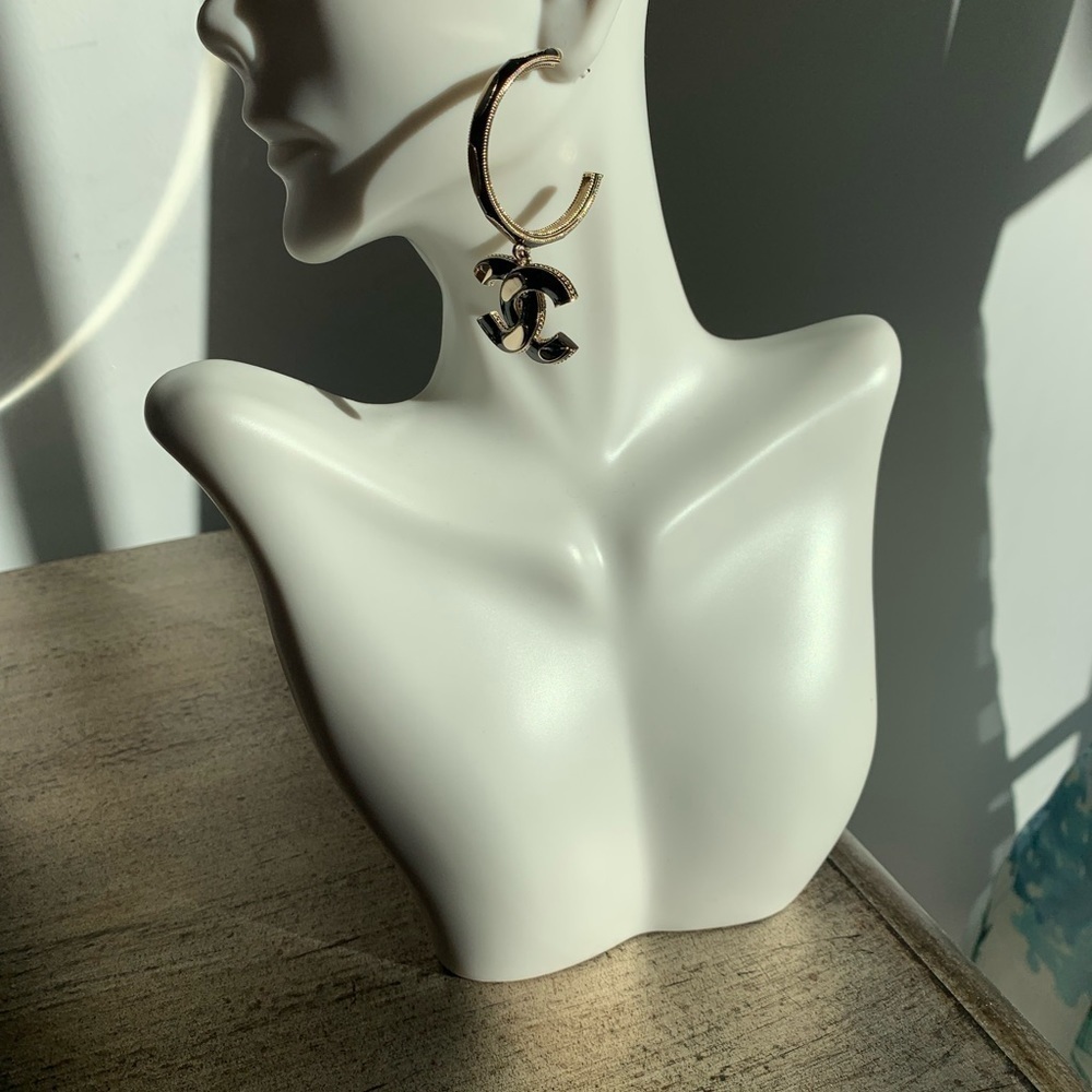 CHANEL Metal Gold & Black Earrings - Picture 14 of 14